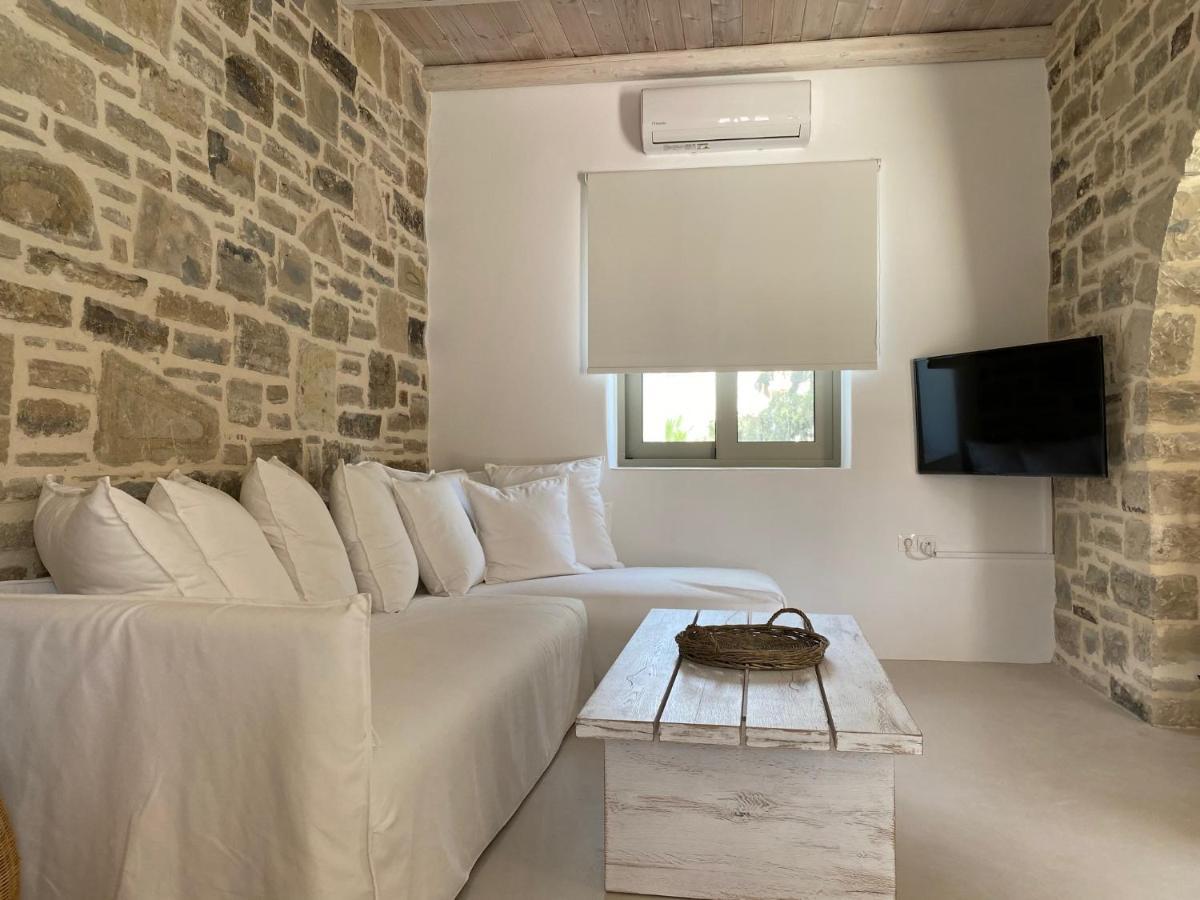 Laini Luxury Suites Pombia Exterior photo
