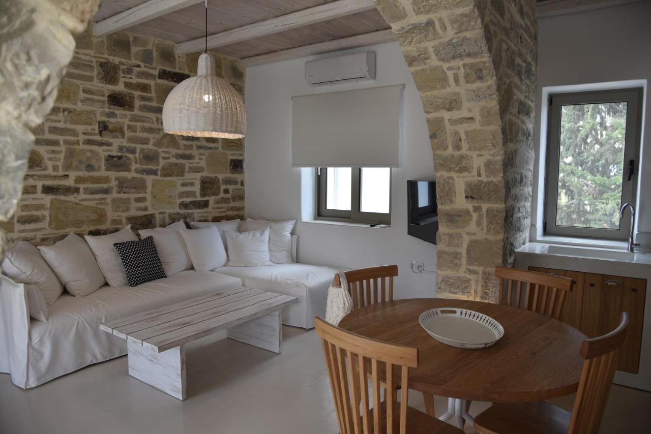 Laini Luxury Suites Pombia Exterior photo