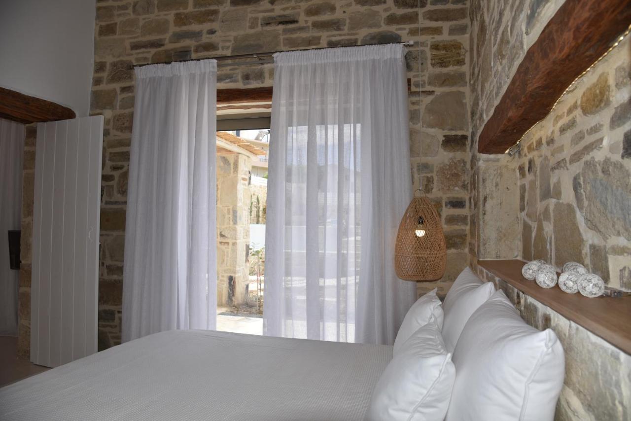 Laini Luxury Suites Pombia Exterior photo